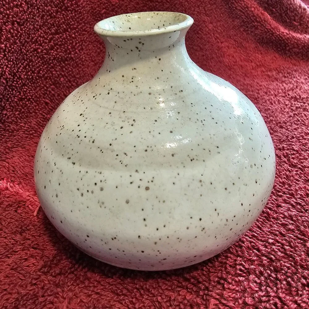 Small‎ Single Stem Studio Pottery Vase Signed by Bonnie